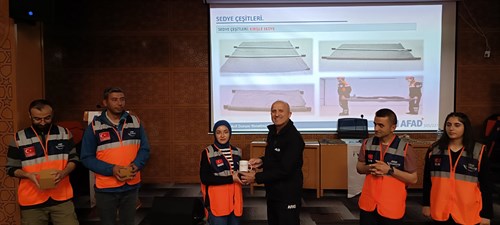 AFAD Müdürümüz 2025 Yılı 1. Grup AFAD Gönüllüleriyle Tanıştı